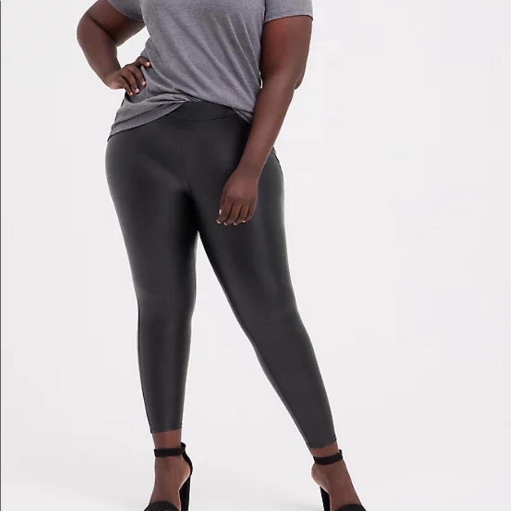 Torrid Pixie Black Faux Leather Leggings in size 4X
